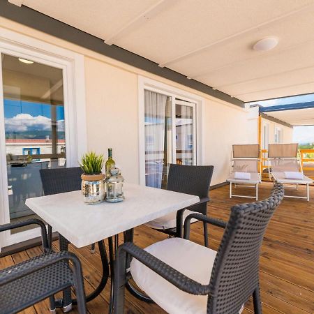 Holiday Home Seaside Mobile Home By Interhome Šilo Екстериор снимка