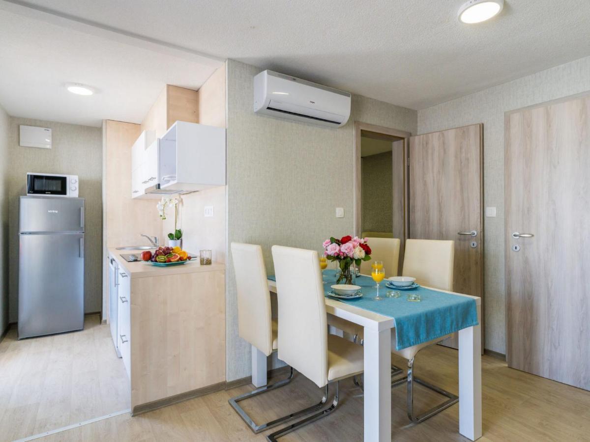 Holiday Home Seaside Mobile Home By Interhome Šilo Екстериор снимка